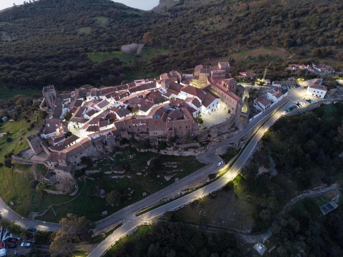 Hotel Tugasa Castillo De Castellar Castellar de la Frontera Exterior photo